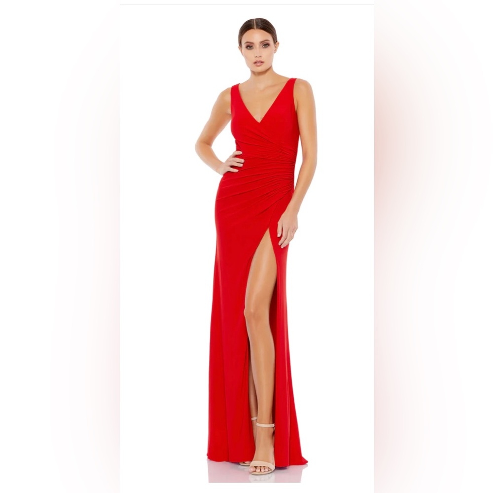IEENA for Mac Duggal 💃🏻 RUCHED STRETCH JERSEY V-NECK RED GOWN